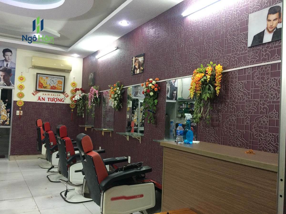 Trang trí giấy dán tường tiệm tóc ở Biên Hòa