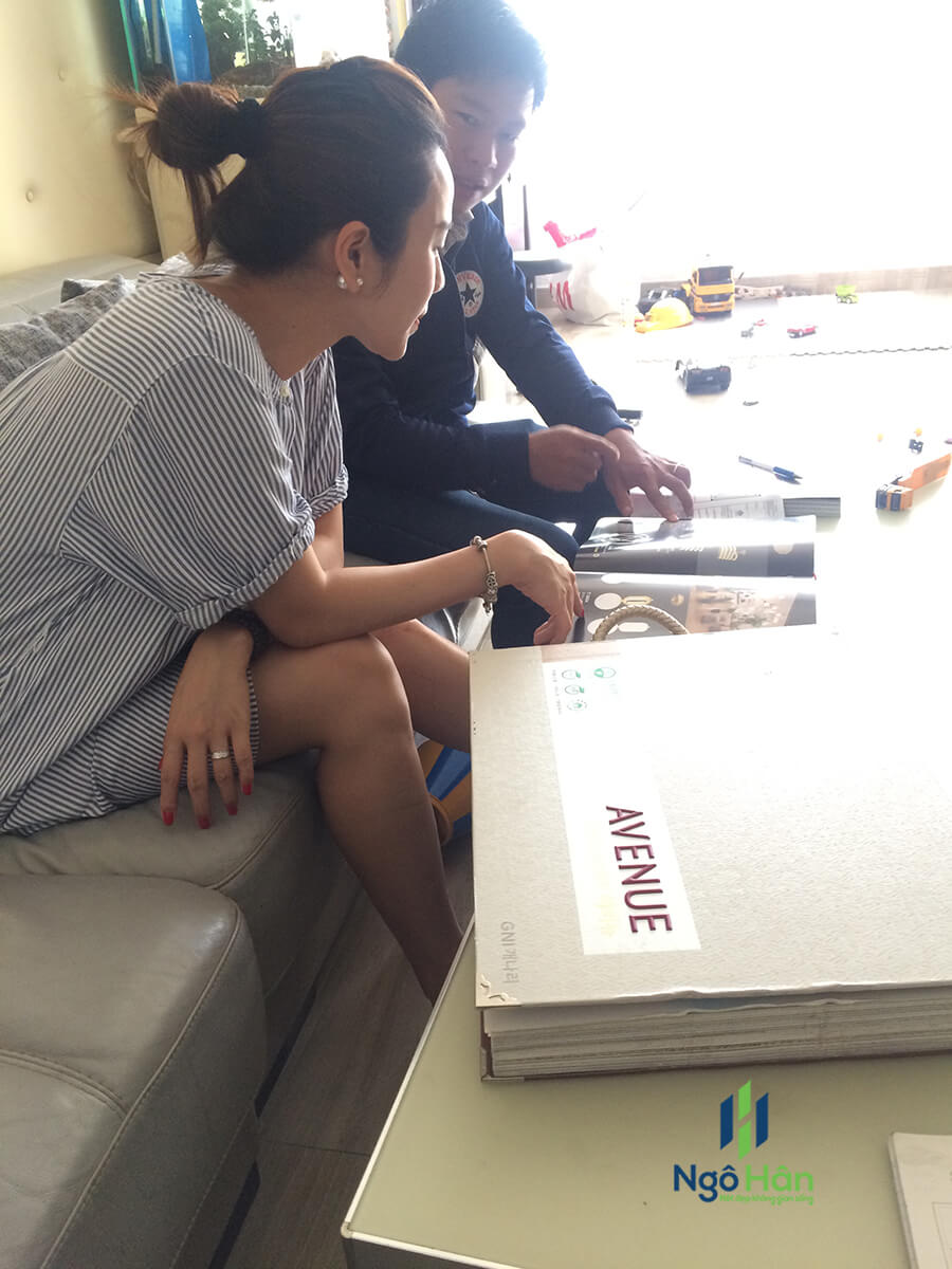 Tư vấn giấy dán tường cho siêu mẫu Kim Cương