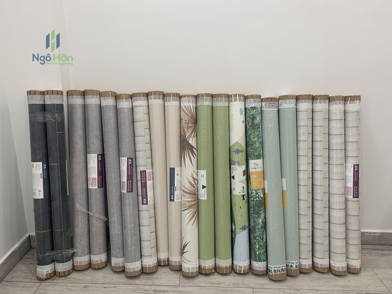 Giấy dán tường nhà phố bình thạnh