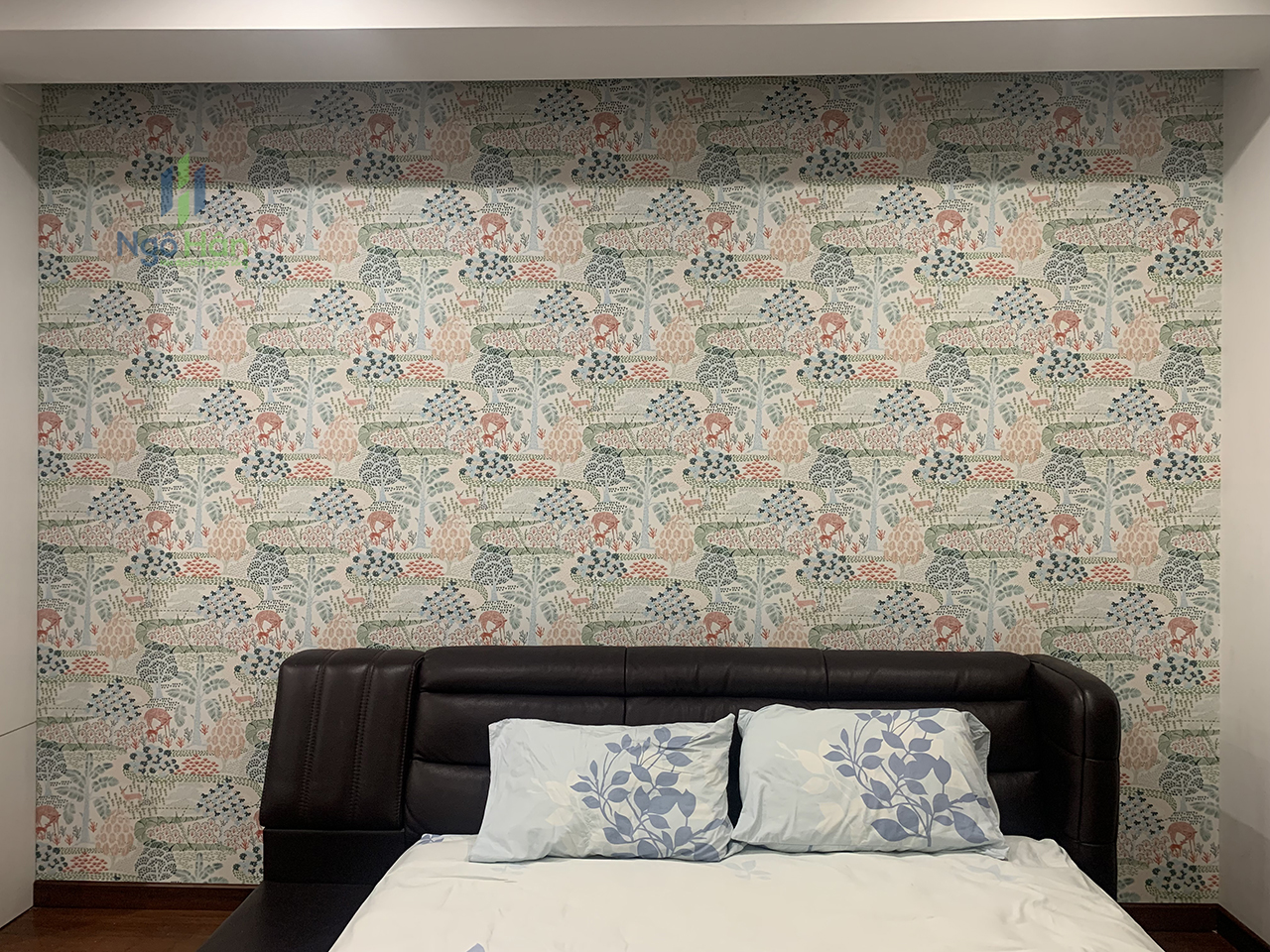 Giấy dán tường phòng ngủ hiện đại
